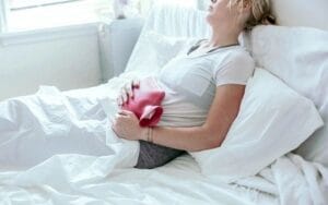 كيفية دعم الصحة الهرمونية لدى النساء المصابات بالإرهاق اللاحق للفيروسات